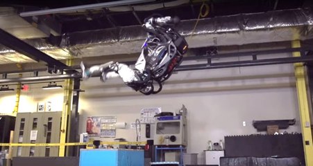 Parende Bile Atıyor! Atlas İsimli Bu Robot Gelecekte Hayatımızı Kurtaracak