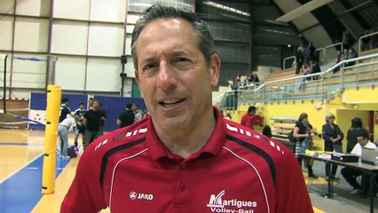 Christophe Charroux attend une réaction de ses joueurs lors des Play-Off