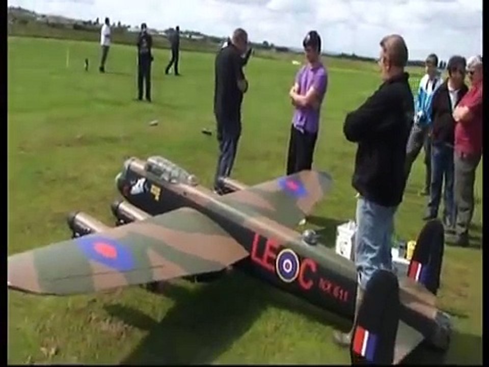 GIANT 1/6 SCALE RC AVRO LANCASTER 17ft SPAN - MWM WARBIRDS MODEL AIRCRAFT SHOW BARTONS POINT - new
