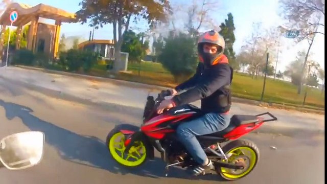 Tek Teker Üzerinde Şov Yaparken Az Kalsın Canından Oluyordu