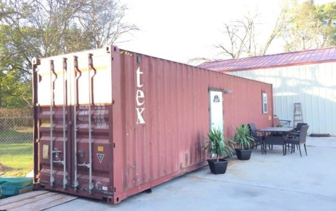 Dom unutar kontejnera