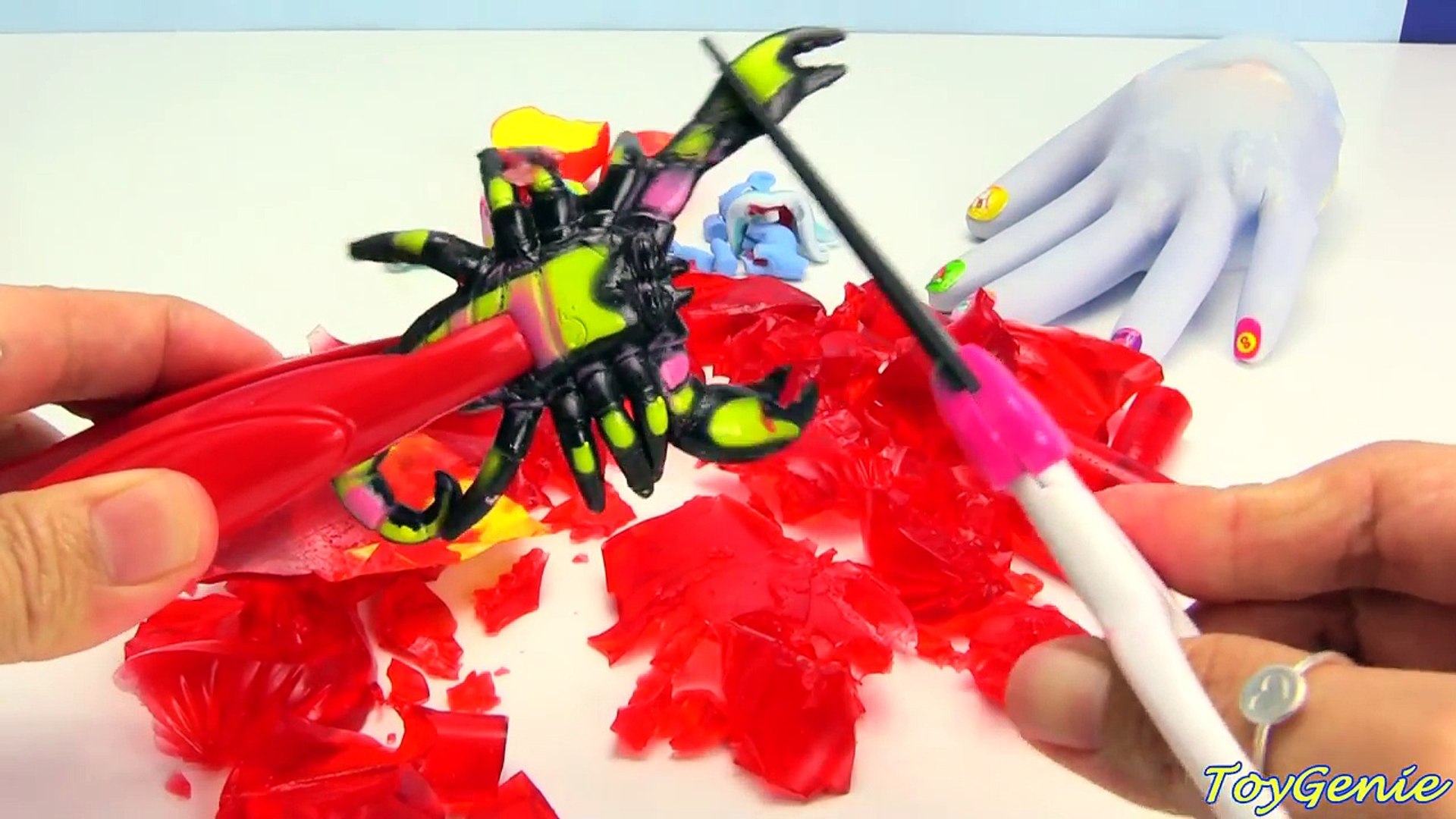 Cutting Open Squishy Hands Whats Inside Mystery Toys Gummy Slime - video  Dailymotion