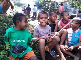 ANAK INDONESIA HARUS BISA NYANYI LAGU INDONESIA RAYA