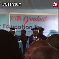 Zimbabwe : première apparition publique de Mugabe depuis le coup de force de l'armée