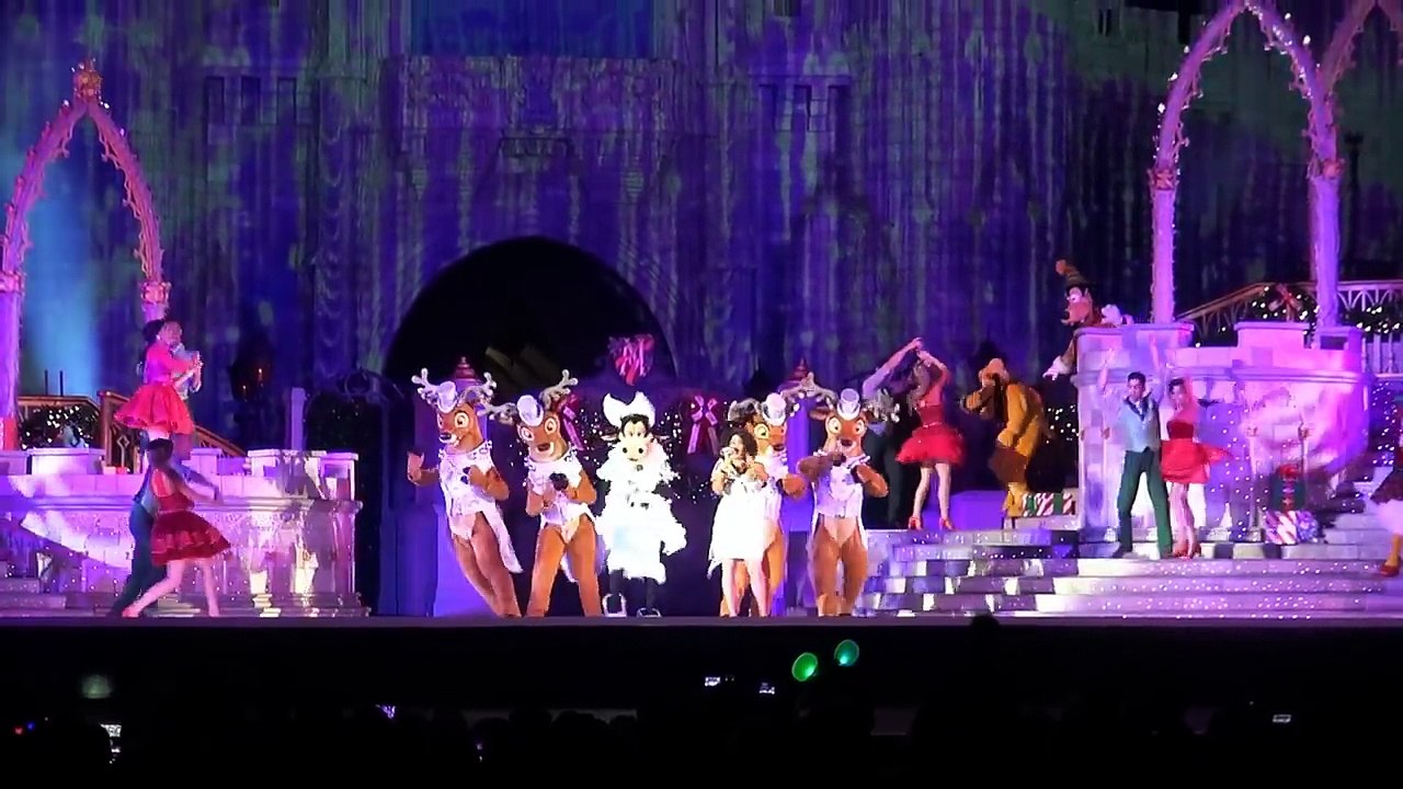 NEW Show! Mickeys Most Merriest Celebration at Mickeys Very Merry Christmas Party 2016