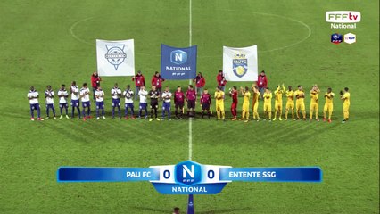 Corner et tête juste au dessus de la transversale