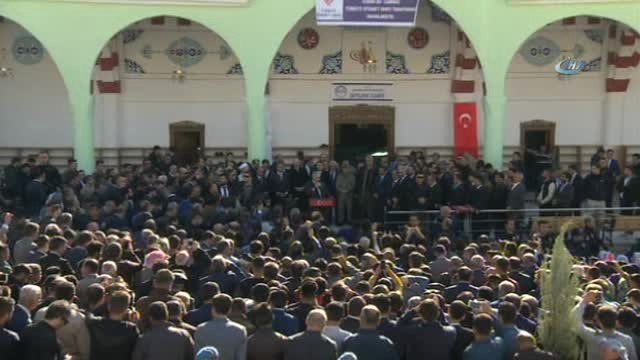 Başbakan Binali Yıldırım: 27 Camimizi Yıktılar, 70 Camimizi Hasarlı Hale Getirdiler