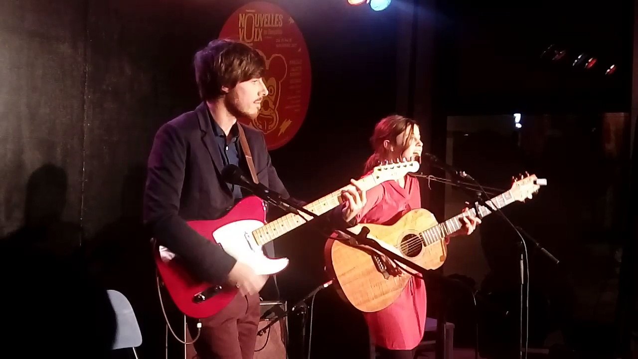 Leila Huissoud, fil rouge du festival au café du théâtre de Villefranche jeudi soir