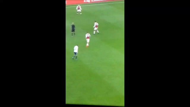 Dele Alli Comically Nutmegs Referee Mike Dean!