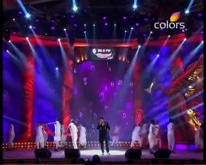 Alka Yagnik nd Kumar Sanu together in a live concert