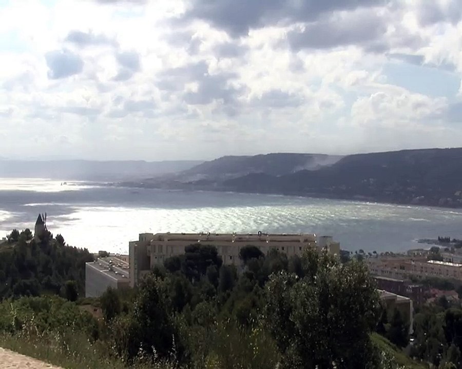 Beaucoup de vent sur le pourtour de l'Etang. Et ça devrait continuer (Vidéo)