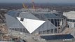 Construction impressionnante du stade d'Atlanta Mercedes-Benz Stadium filmé en Time-Lapse