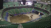 Transformation d'un stade de Basket en Motocross en quelques heures !