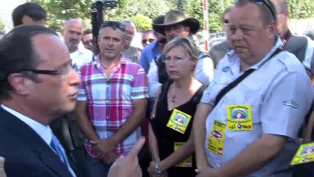 François Hollande s'adresse aux salariés de Net Cacao et Fralib à Marseille.