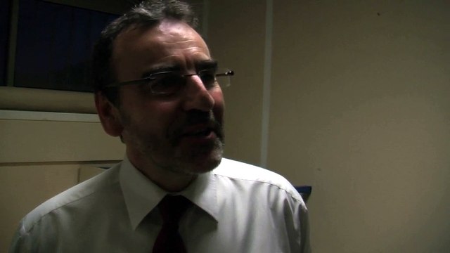 Serge Dziwinski, directeur d'Auchan Martigues, et les créations d''emploi à venir.