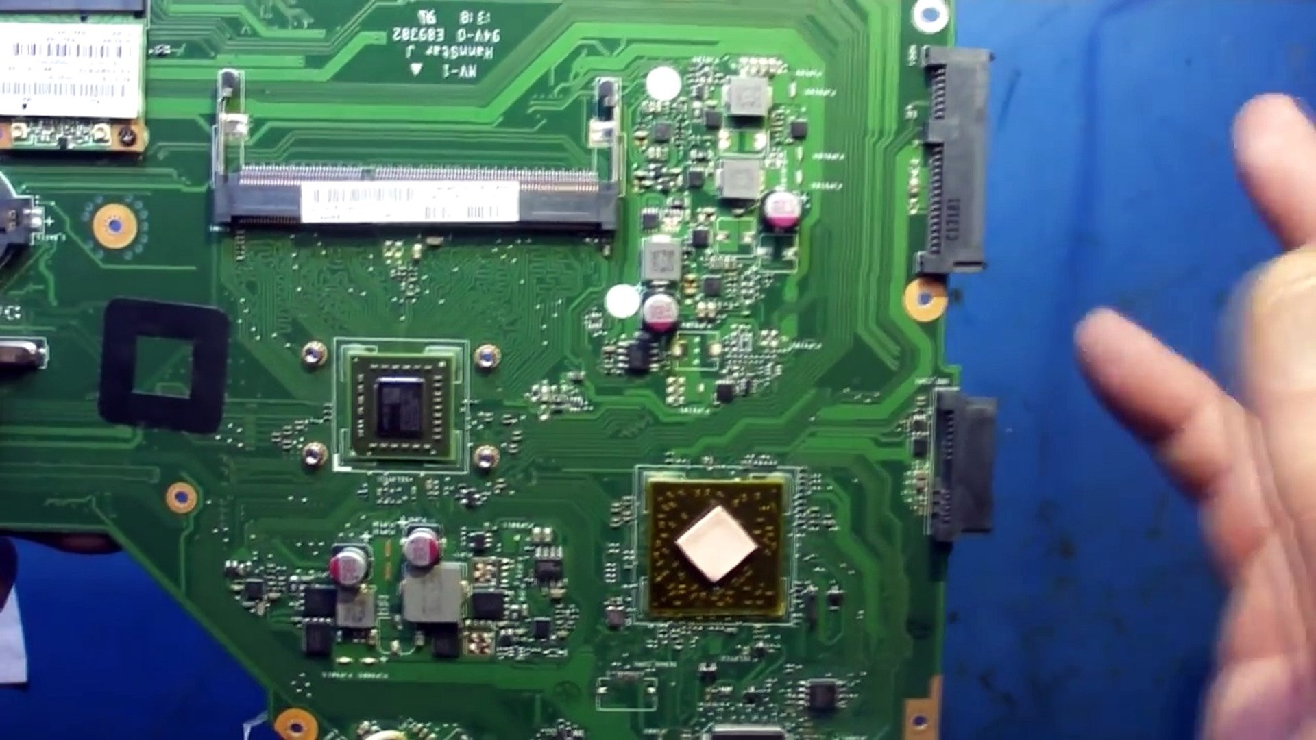 ⁣Ремонт ноутбука ASUS X55U-SXO36R. Восстановление поврежденных дорожек.