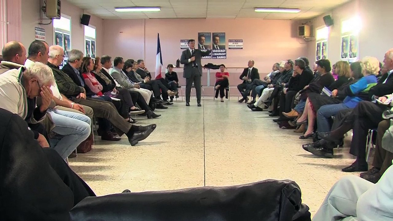 Bruno Beschizza devant des militants et sympathisants UMP à Fos sur mer