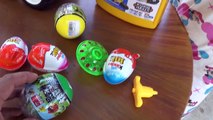 Đồ chơi xe chở rác tìm xe máy xúc trứng Kinder Toy car trash Excavator by Giai tri cho Be yeu