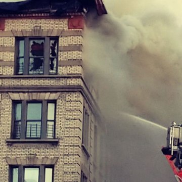 Fire Crews Battle Large Blaze at Manhattan Apartment Building