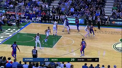 Antetokounmpo Swats Smith Twice