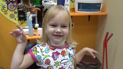 ВЛОГ Алиса сильно поранила пальчик ☆ Алисе пришла посылка ☆ Едем с ночевой к Лёве