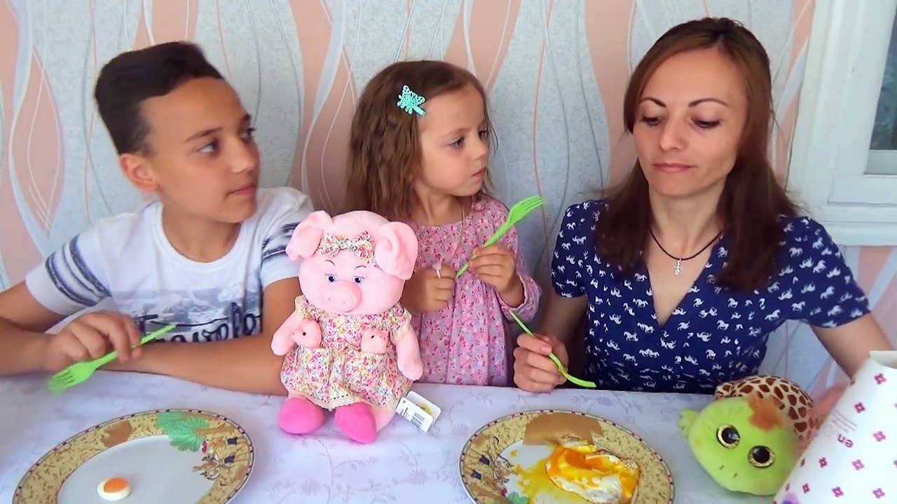 ОБЫЧНАЯ ЕДА против МАРМЕЛАДА ЧЕЛЛЕНДЖ ЖЕСТЬ Глаза Язык Лапы пробуем с My little Nastya и Сашкой