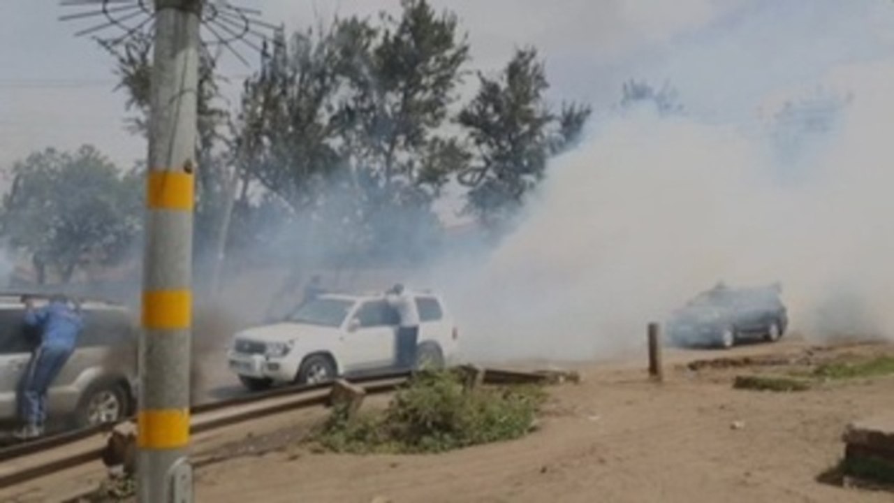 Represión policial causa tres muertos por disparos en Nairobi