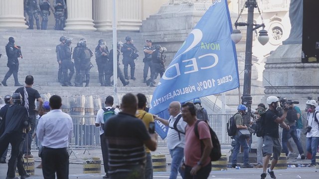 Protestas en Río generan enfrentamientos entre policías y manifestantes