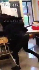 Girl high school classroom fight! !! They fight for a long time! !
