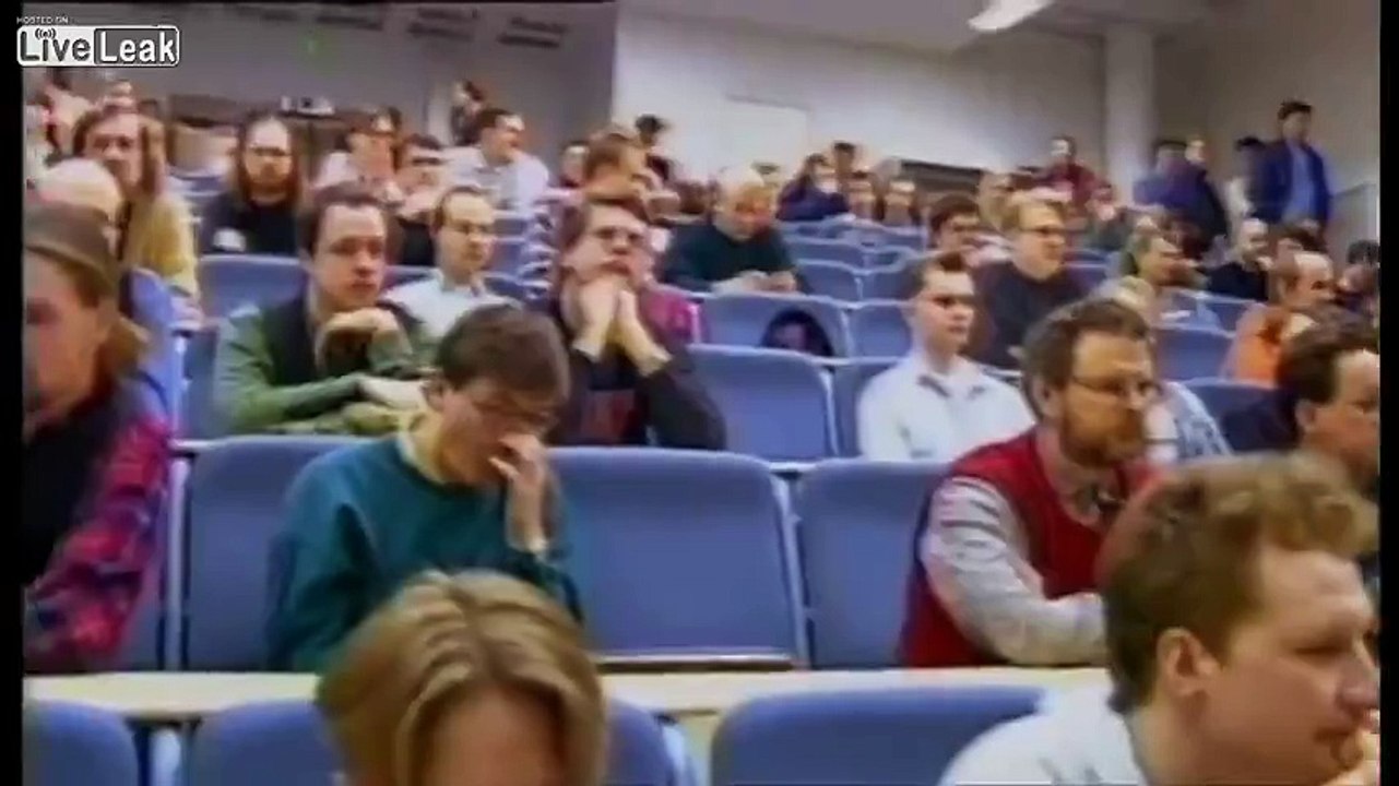 Linus Torvalds announces Linux 1.0 @ Helsinki, Finland (Finnish)
