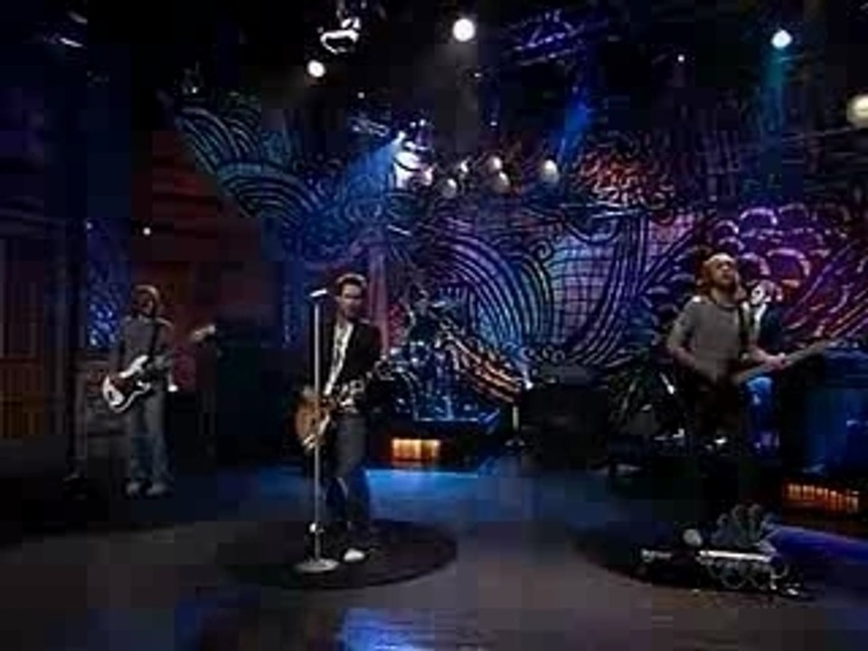 Maroon 5 chez Leno - Shiver