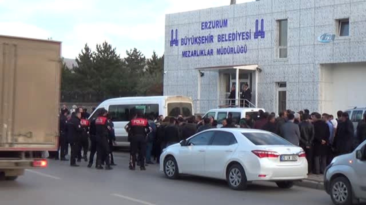 Erzurum'da Cenaze Defin Kavgası