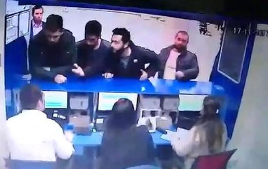 Otogarda, "Kız Kardeşime Neden Bilet Sattın?" Kavgası