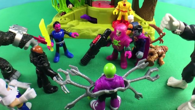 Imaginext Hall of Doom Unboxing - Justice League Battles Legion of Doom With Batman Superman Flash