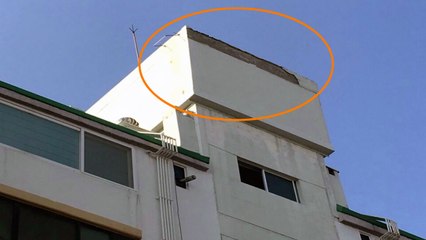 대구 아파트 옥상 물탱크 외벽 떨어져 차량 2대 파손 / YTN