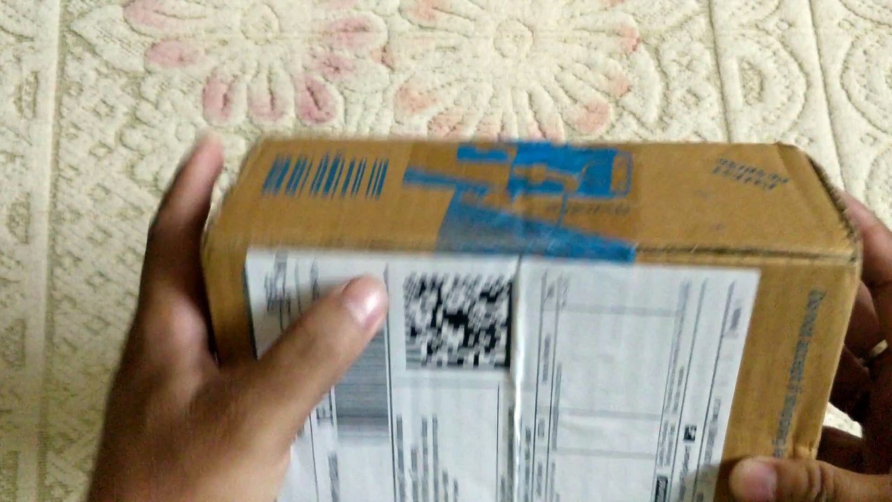 MI A1 -- UNBOXING INDIAN RETAIL UNIT -- ANDROID ONE MOBILE -- IN HINDI-- - YouTube