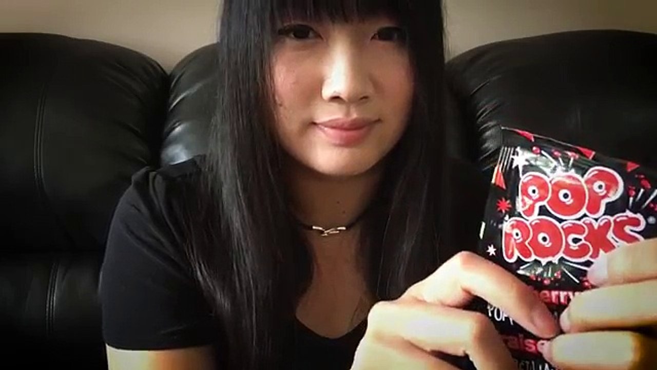 ASMR Crackling Lollipop ~ Ear to Ear No Talking Candy Eating Mouth Sounds