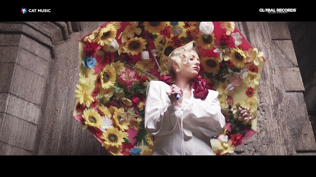 Delia - Fata lu' tata (by Carla's Dreams) Official Video