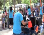 La fête de quartier de Canto-Perdrix bat son plein avec une flash mob devant l'école