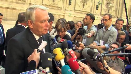 La conférence de presse du 1er ministre ce matin dans la cour de la Préfecture à Marseille
