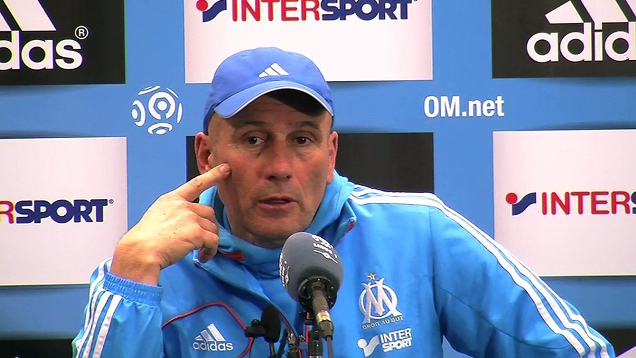 "Il ne faut jamais rien lâcher dans le football" pour le coach olympien Elie Baup