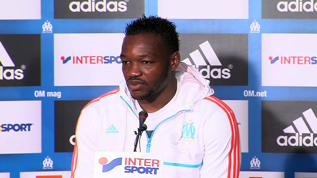 Steve Mandanda nous parle des différences liées au terrain synthétique