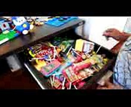 Bad Kids & Bad Mommy Johny Johny Yes Papa Song Nursery Rhymes Song by Learn Colors Show