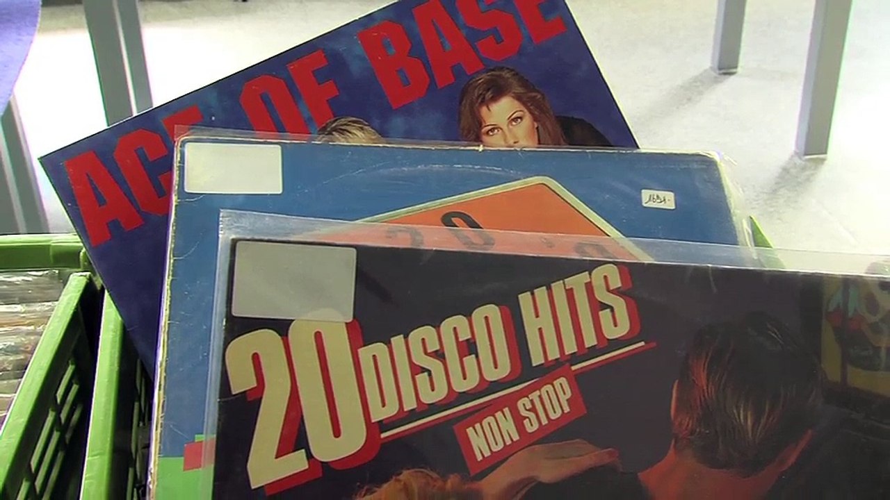 Gilles et Justinent présentent l'opération caritative  ''Vynile' de Maritima radio