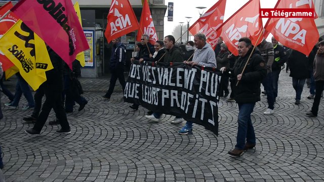Carhaix. Près de 200 manifestants soutiennent la grève des facteurs