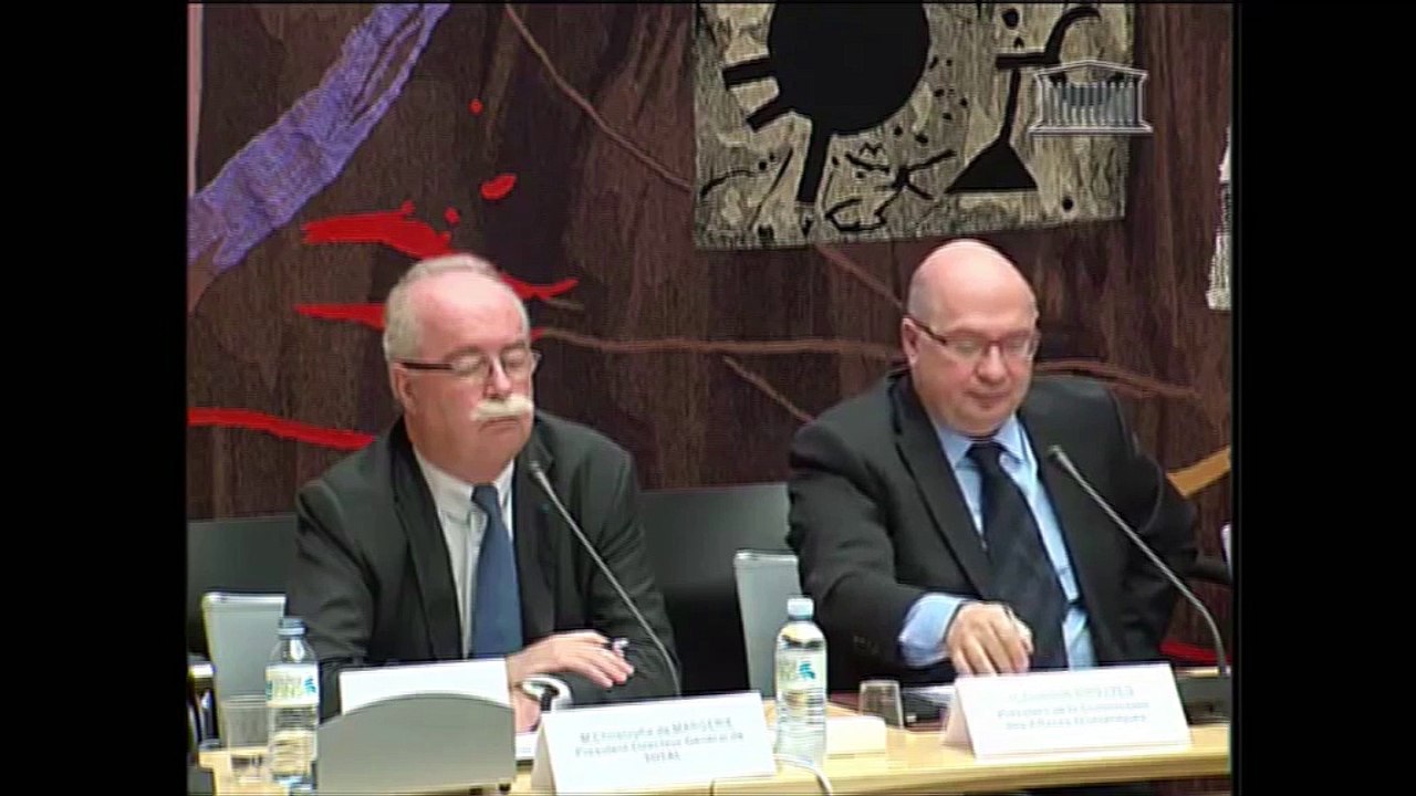 Christophe de Margerie, Pdg de Total, aborde l'avenir de la raffinerie de La Mède