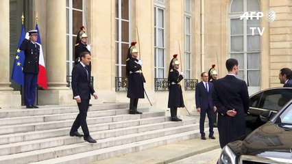 ماكرون يستقبل الحريري في الاليزيه