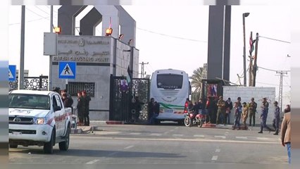 بعد عشر سنوات من الإغلاق، مصر تفتح الحدود مع غزة