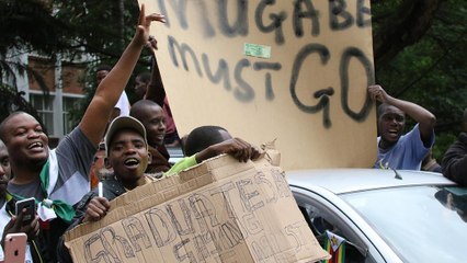 Mugabe bukását ünnepli Zimbabwe