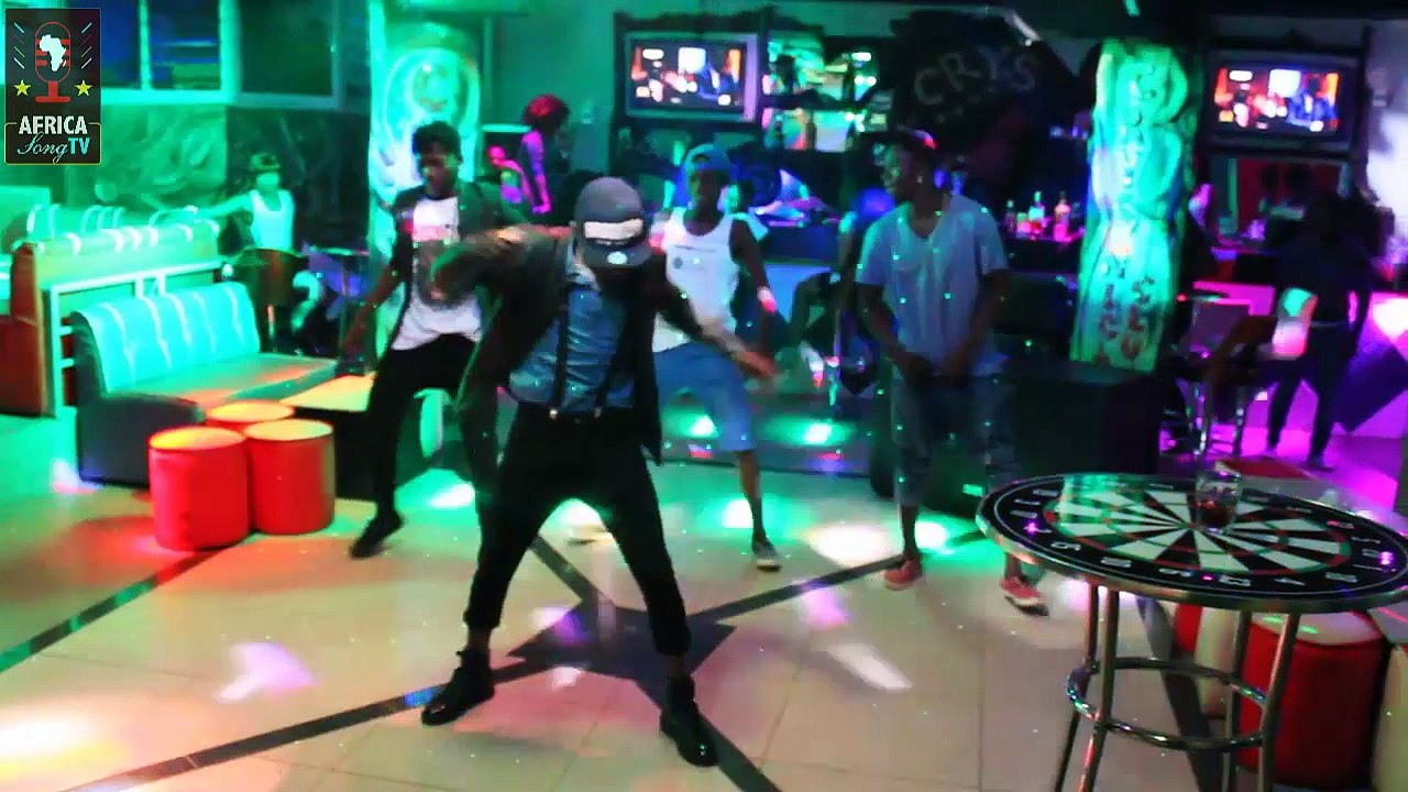 Adamso Balebi  Dedicace  Au Crys Night Club Du Nouveau Concept Same Same